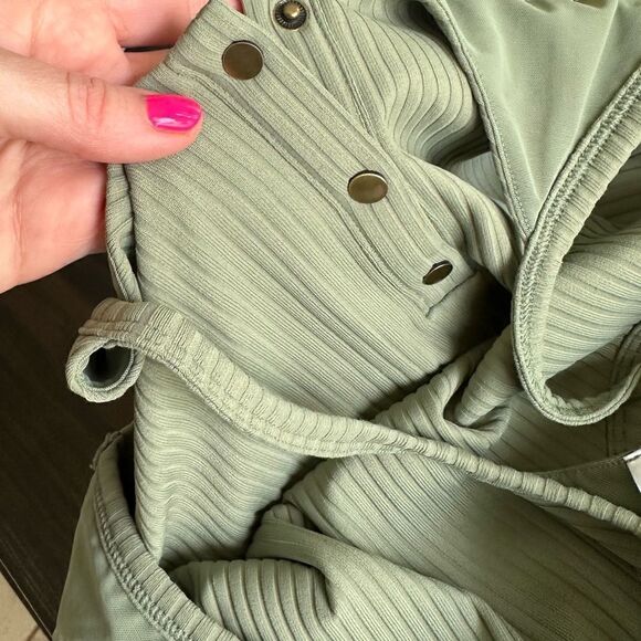 Victoria Secret Sport Olive Green Ribbed Racerback Snap Button Front Bodysuit - Picture 4 of 8
